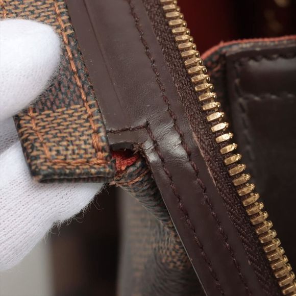 Vuitton Damier Chelsea Cadena Tote Bag - Picture 11 of 13